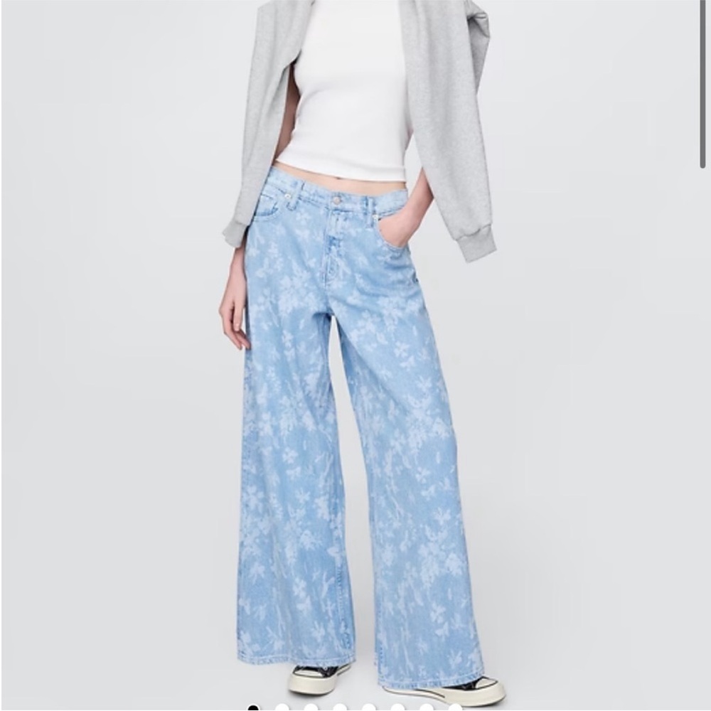 NWT! GAP Floral Print Mid Rise UltraSoft Baggy Jeans - Size 24 / 00 🩷